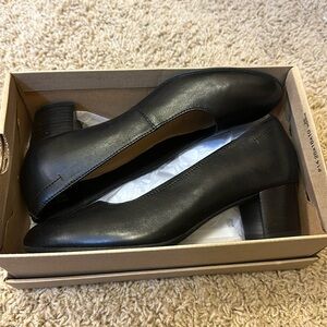 Brand new clarks Linnea pump